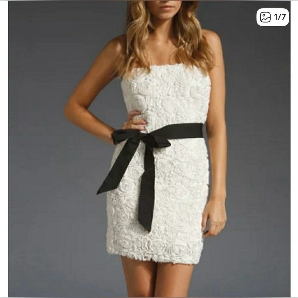Miss Me Ivory Strapless Rose Bud Dress Black Belt Size Large NEW